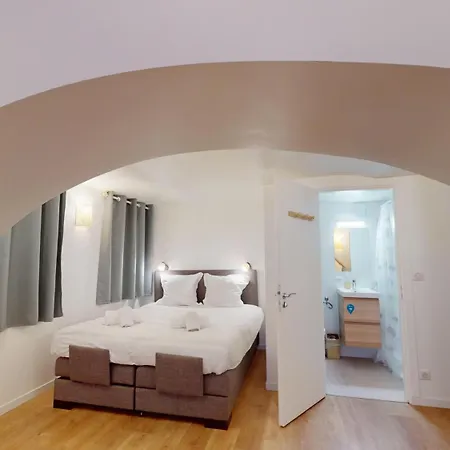 Castelnau Apartment *