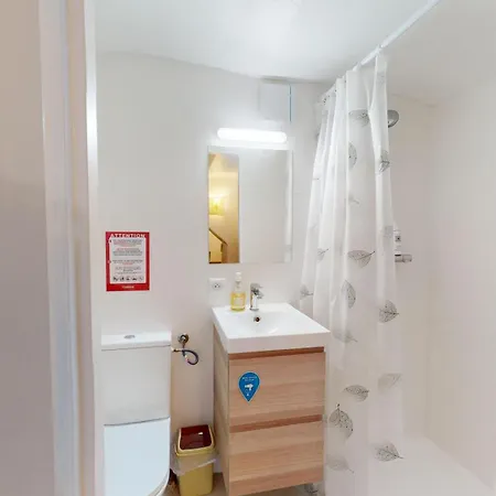 Castelnau Apartment *